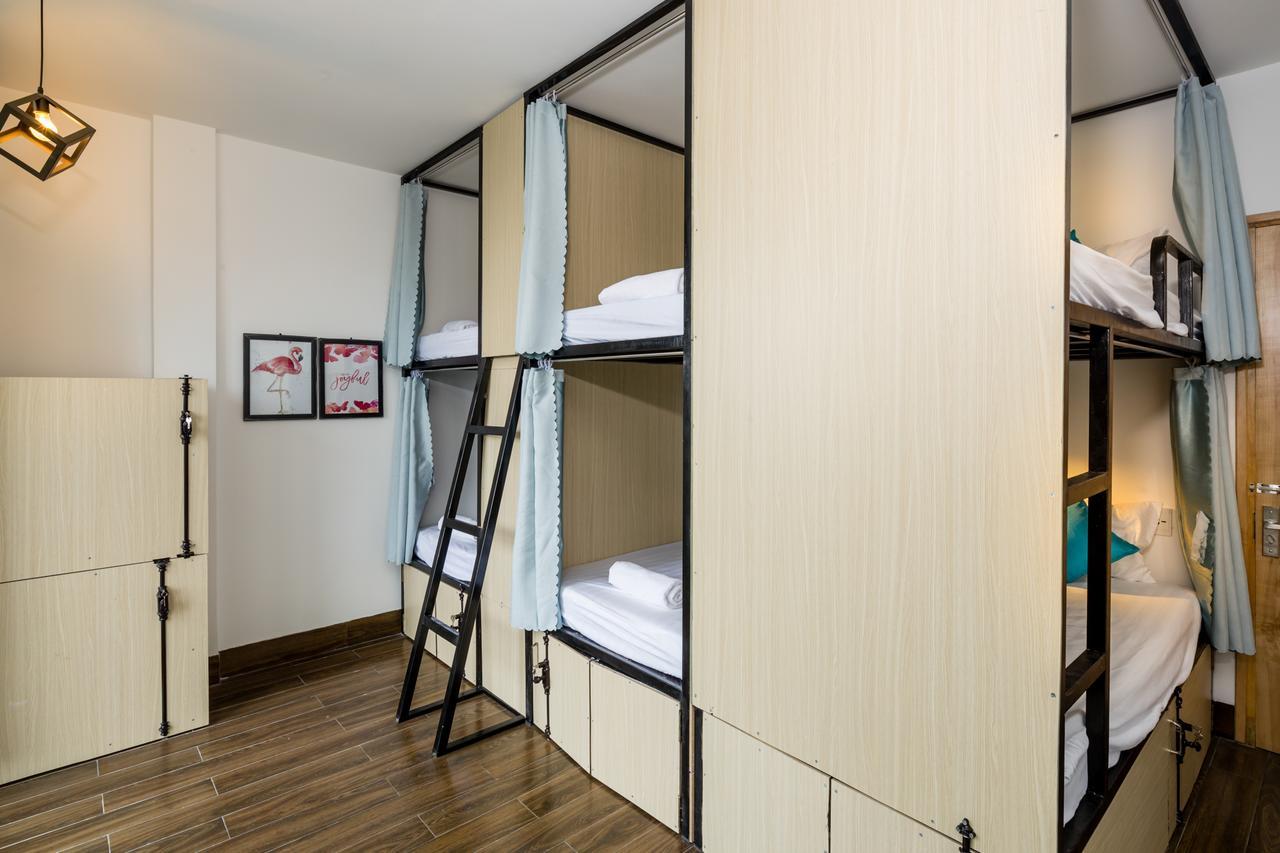 Fedora Capsule hotel 2*