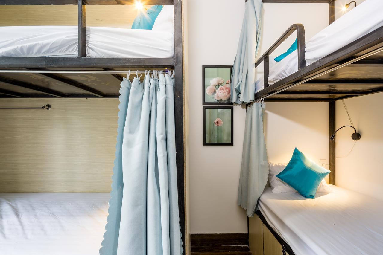 Fedora Capsule hotel