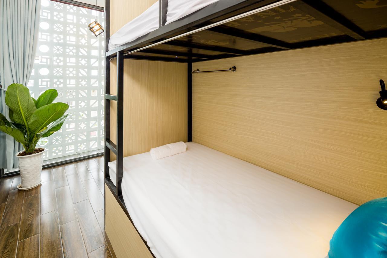 Fedora Capsule hotel 2*